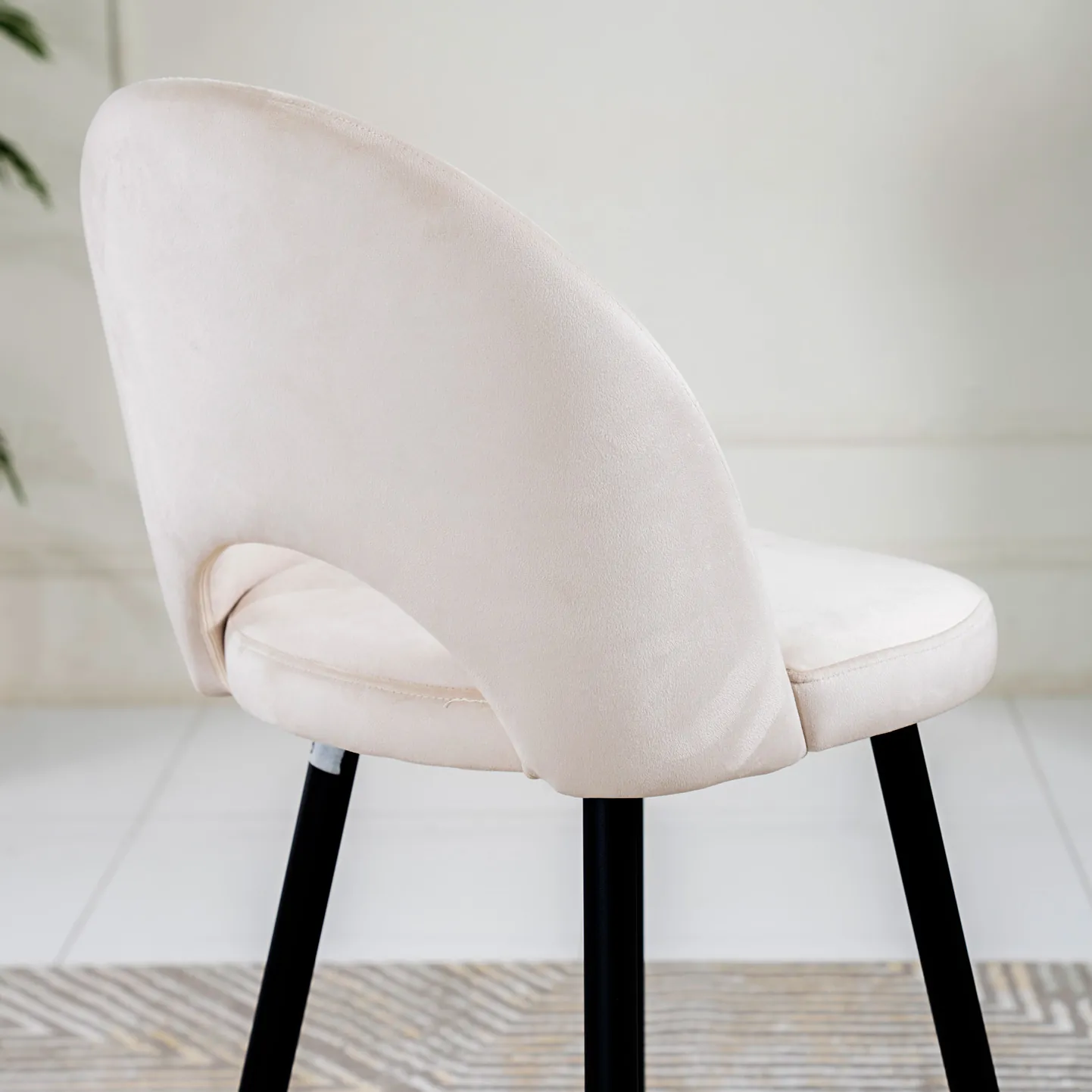 Holsted Bar Stool -Beige & Black thumbnail 3