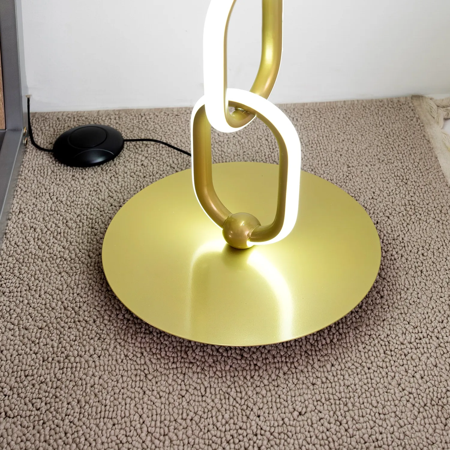 Iya Floor Lamp thumbnail 3