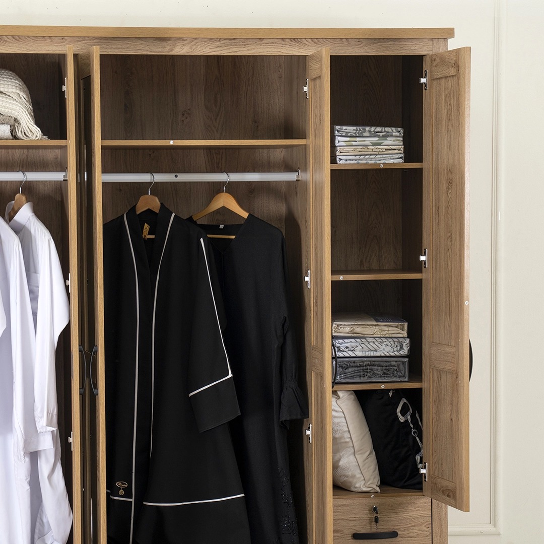 Majestic 6 Door Wardrobe -Oak thumbnail 4